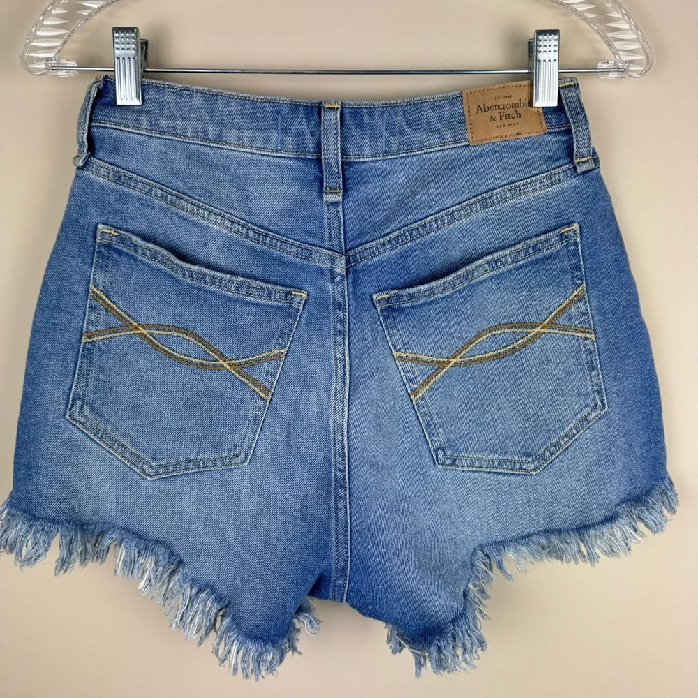 Abercrombie & Fitch Curve Love‎ Button Fly High Rise Short Size 2